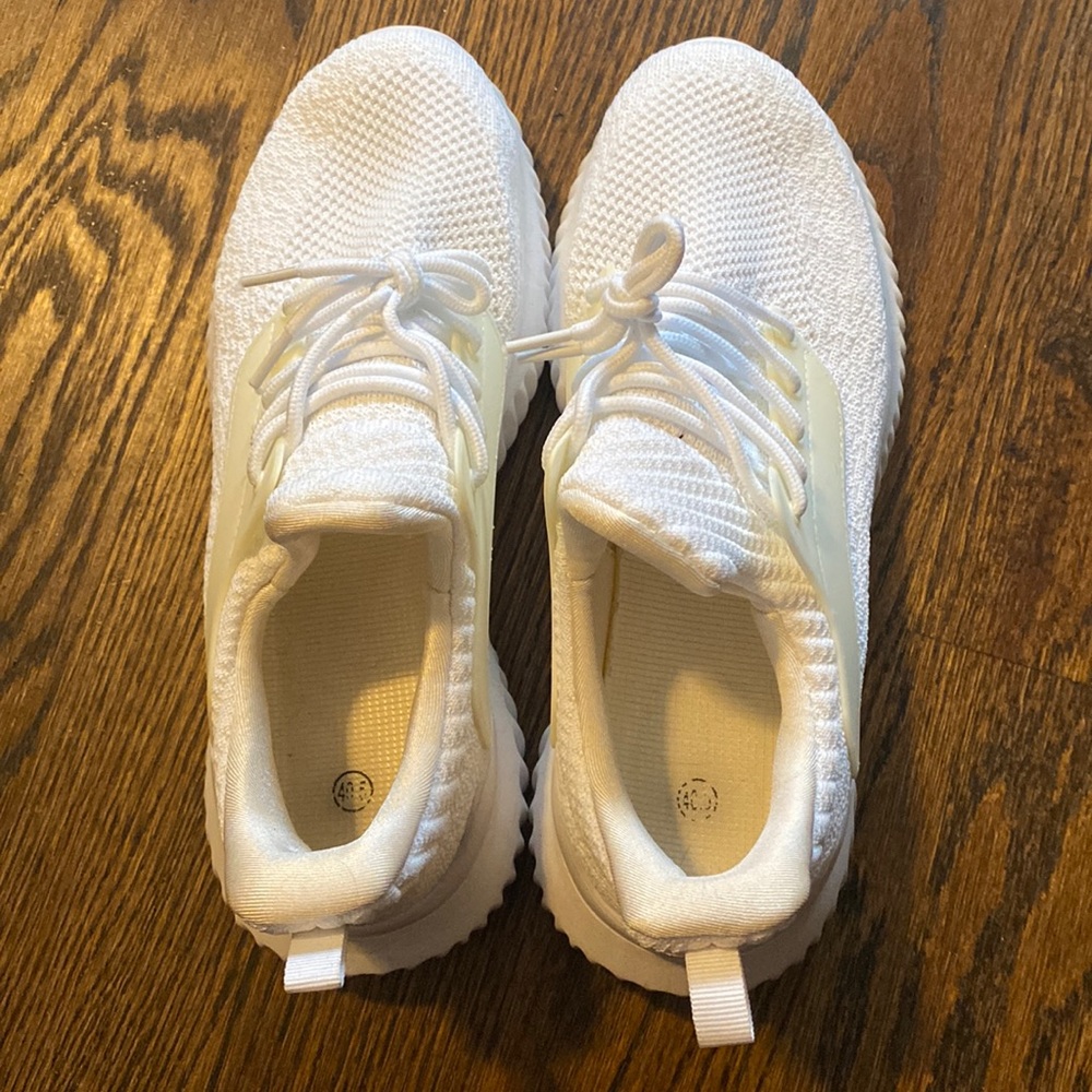 White sneakers from Amazon